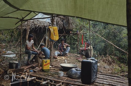 Cooking area, Irawan River Valley